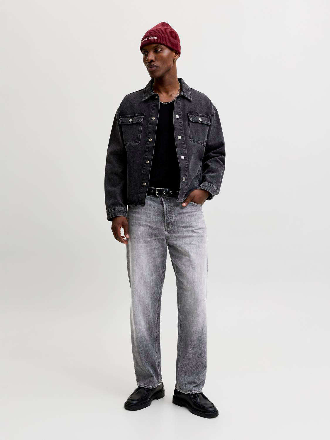 model_shot-front_full